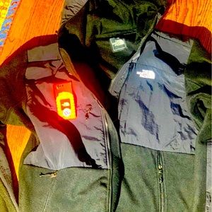NORTHFACE NEW fleece jacket with hood